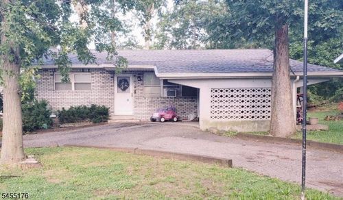 30 Caswell Ave, Fords, NJ, 08863-1411 | Card Image