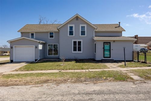 100 3rd Ave, Newhall, IA, 52315 | Card Image