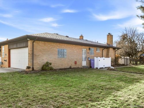 31327 Wellston Dr, Warren, MI, 48093-1731 | Card Image