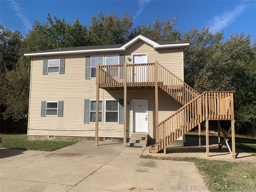 771 Hilltop Dr, Claremore, OK, 74017-8562 | Card Image