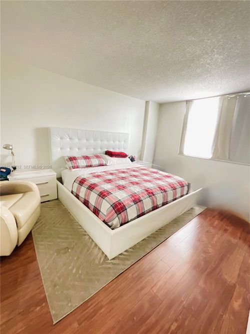apt-304-919 Hillcrest Dr, Hollywood, FL, 33021-7856 | Card Image
