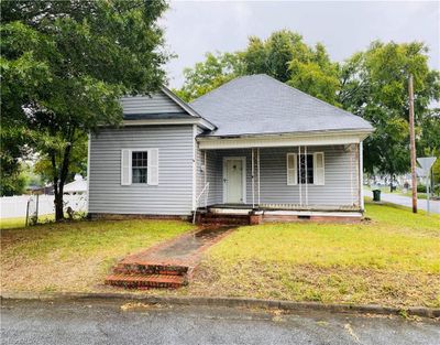 201 E Sunrise Avenue, House other with 2 bedrooms, 2 bathrooms and null parking in Thomasville NC | Image 1