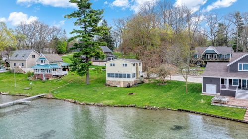 425 Oakwood Ave, Clarklake, MI, 49234-9758 | Card Image