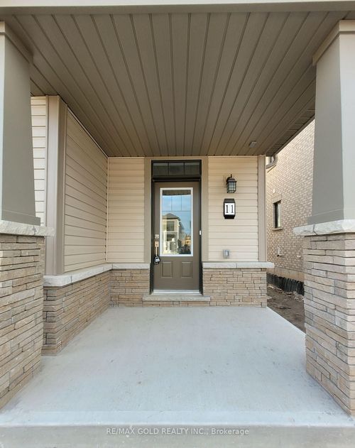 11 Amos Ave, Brantford, ON, N3T0V4 | Card Image
