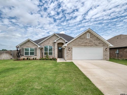401 Meadows Ct, Chandler, TX, 75758-1279 | Card Image