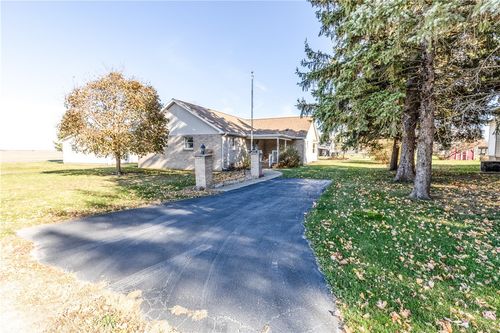 324 N Oak St, Assumption, IL, 62510-1138 | Card Image