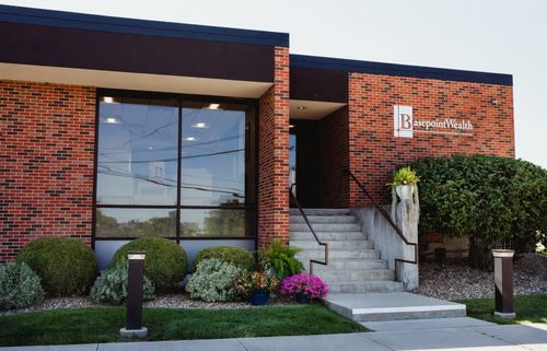 4144/4011 Golf Street Ne, Cedar Rapids, IA, 52402 | Card Image