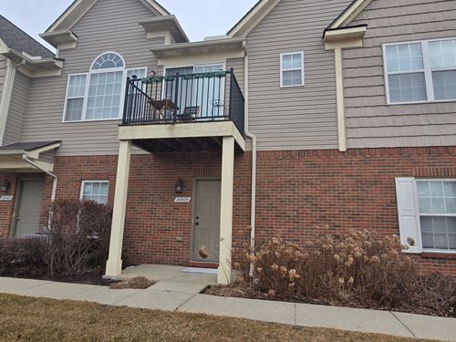 20005 Hidden Oaks Dr, Trenton, MI, 48183-3276 | Card Image