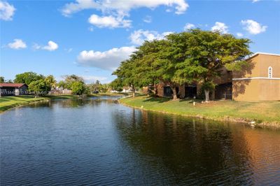 8103 Nw 71st Ct, Townhouse with 3 bedrooms, 2 bathrooms and null parking in Tamarac FL | Image 3