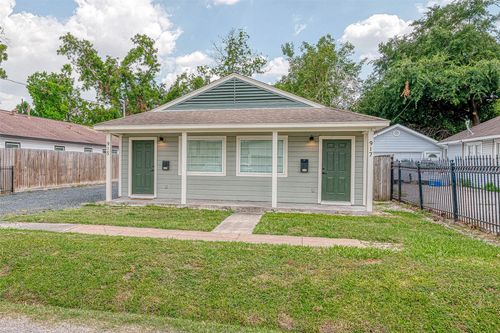 917 Adele St, Houston, TX, 77009-2409 | Card Image