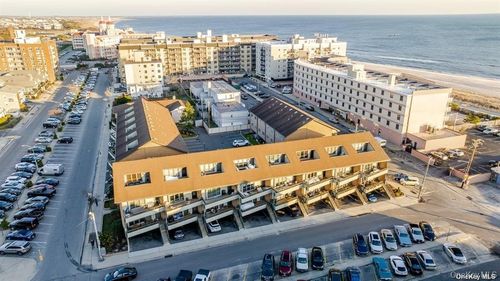 88 Pacific Boulevard, Long Beach, NY, 11561 | Card Image