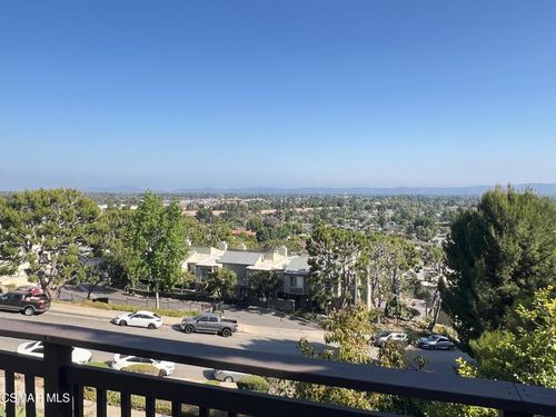 17-15652 Hillview Ln, Granada Hills, CA, 91344-3127 | Card Image