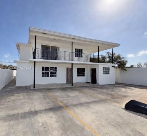 0-958 E 21st St, Hialeah, FL, 33013-4221 | Card Image