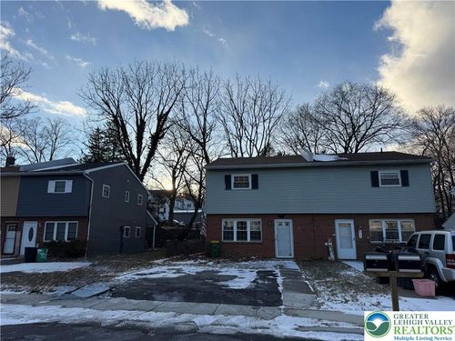 320 Lockridge Ln, Alburtis, PA, 18011-5014 | Card Image