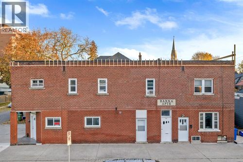 119-121 Hanna St W, Windsor, ON, N8X1C9 | Card Image