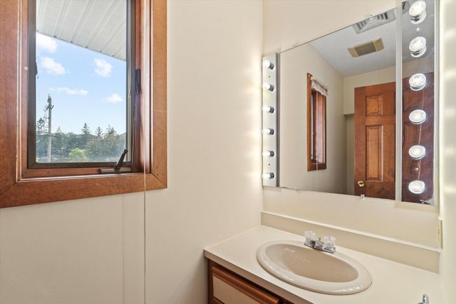 APT-5 - 33 River Front Dr, Condo with 1 bedrooms, 2 bathrooms and null parking in Manchester NH | Image 17