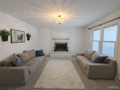 3 Hoffert St, Union, MO, 63084-2015 | Card Image