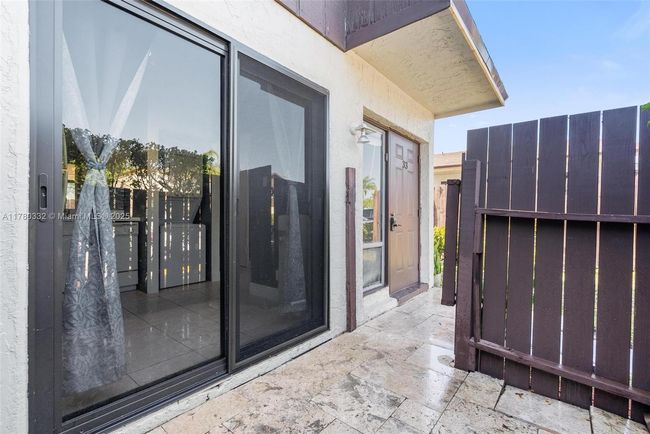 APT-33 - 3200 Nw 5 Th Ter, Townhouse with 2 bedrooms, 2 bathrooms and null parking in Pompano Beach FL | Image 17