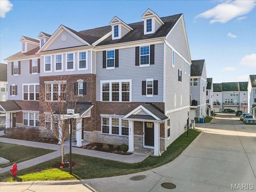 8014 Townes Way, Saint Louis, MO, 63117-1376 | Card Image