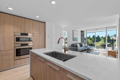 404-1210 E 27th St, North Vancouver, BC, V7J0C5 | Card Image