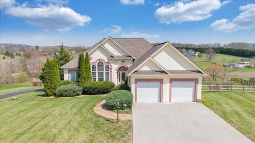 175 Hayfield Dr, Boones Mill, VA, 24065-3999 | Card Image