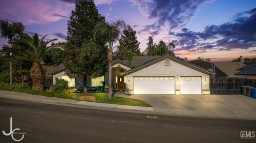 101 Terrace Dr, Taft, CA, 93268-4715 | Card Image