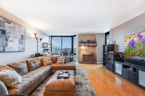 1204-700 Grove St, Jersey City, NJ, 07310-1286 | Card Image