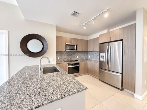 2011-5350 Nw 84th Ave, Doral, FL, 33166-3365 | Card Image