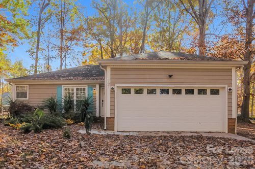 707 Southland Rd, Huntersville, NC, 28078-6025 | Card Image