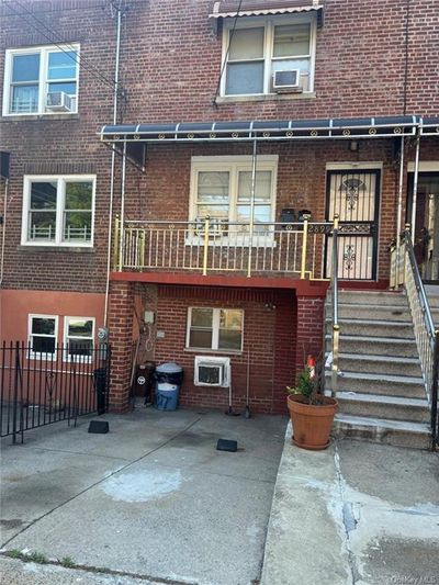 2899 Dewitt Place, Townhouse with 2 bedrooms, 2 bathrooms and null parking in Bronx NY | Image 1