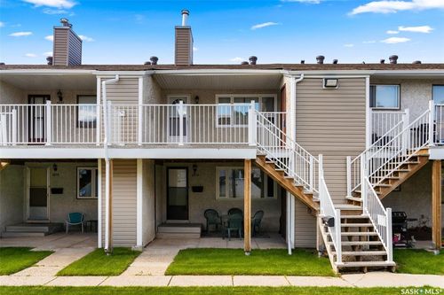 6952 Blakeney Dr, Regina, SK, S4X2N5 | Card Image