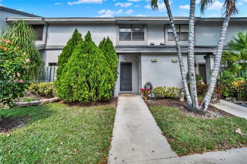 2463-3437 Carambola Cir S, Coconut Creek, FL, 33066-2138 | Card Image