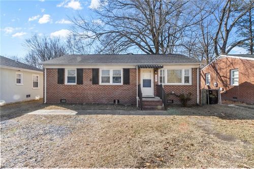 420 Thomas St, Franklin, VA, 23851-2612 | Card Image
