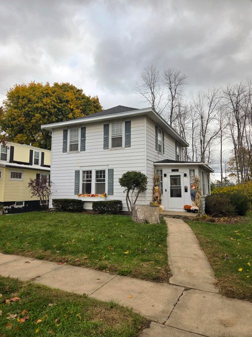 10 Addoms St, Plattsburgh, NY, 12901-1420 | Card Image