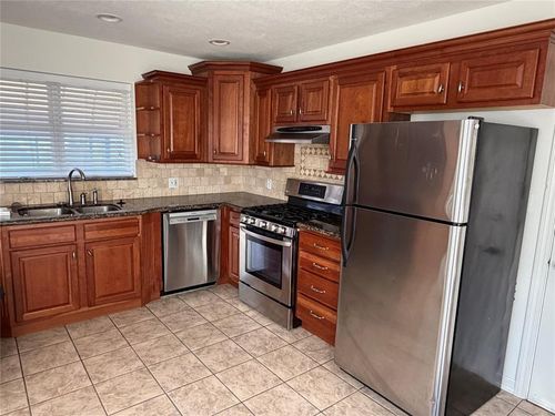 1714 Huntington Ave, Nichols Hills, OK, 73116-5511 | Card Image