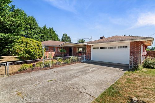 8727 52nd Ave Ne, Marysville, WA, 98270-3017 | Card Image