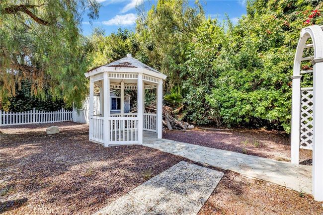 2117 Brittany Park Rd, House other with 5 bedrooms, 5 bathrooms and 6 parking in Santa Rosa Valley CA | Image 30
