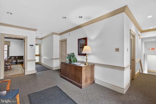 111 N Broad St, DOYLESTOWN, PA, 18901-3755 | Card Image