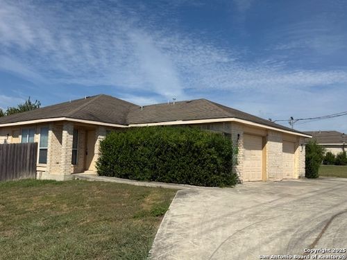 2754 Fm 1044, New Braunfels, TX, 78130-9119 | Card Image