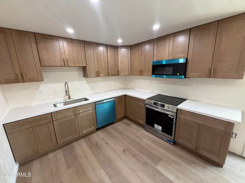 3436 E Acoma Dr, Phoenix, AZ, 85032-5166 | Card Image