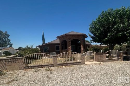27992 Taft Highway, Taft, CA, 93263 | Card Image
