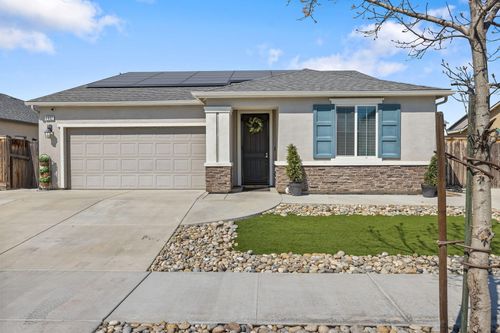 4002 E Cypress Ave, Visalia, CA, 93292-3667 | Card Image