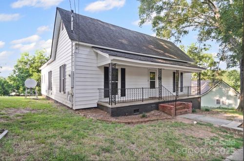 613 Watts St, Albemarle, NC, 28001-3257 | Card Image