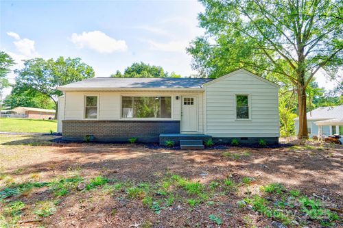 205 Crescent Dr, Bessemer City, NC, 28016-2848 | Card Image