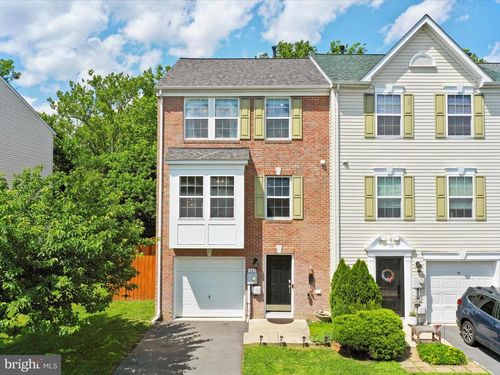 343 Scarboro Dr, BUNKER HILL, WV, 25413-3717 | Card Image