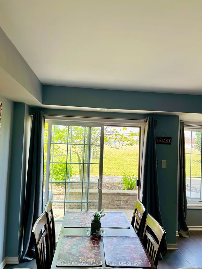 8 - 2441 Greenwich Dr, Condo with 2 bedrooms, 2 bathrooms and 2 parking in Oakville ON | Image 5