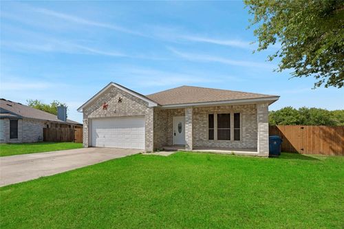 136 Shenandoah Trl, Elgin, TX, 78621-4186 | Card Image
