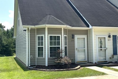 215 Linkside Ct Se, Lenoir, NC, 28645-4458 | Card Image