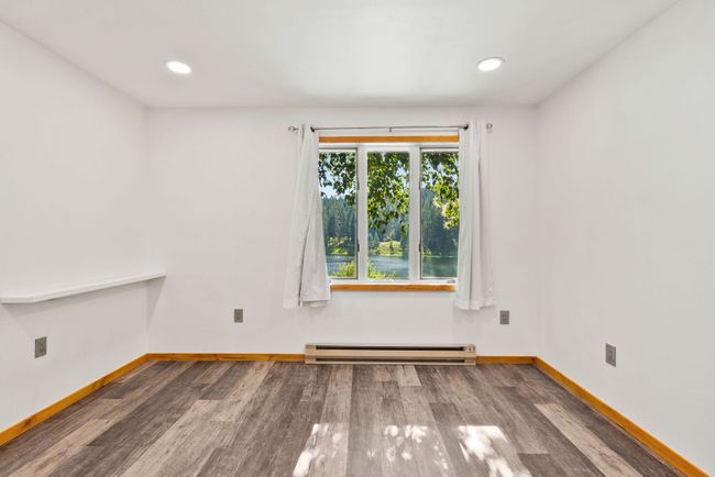 Bedroom #3 with lake views | Image 29