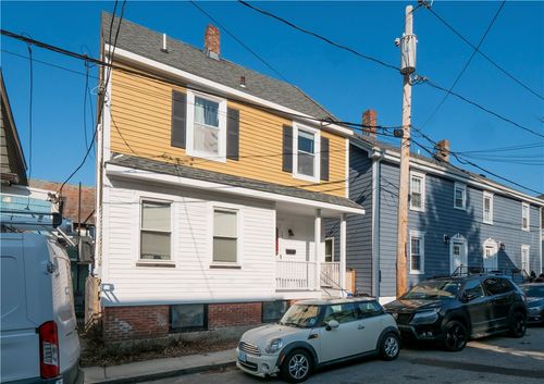 29 Anthony St, Newport, RI, 02840-3572 | Card Image
